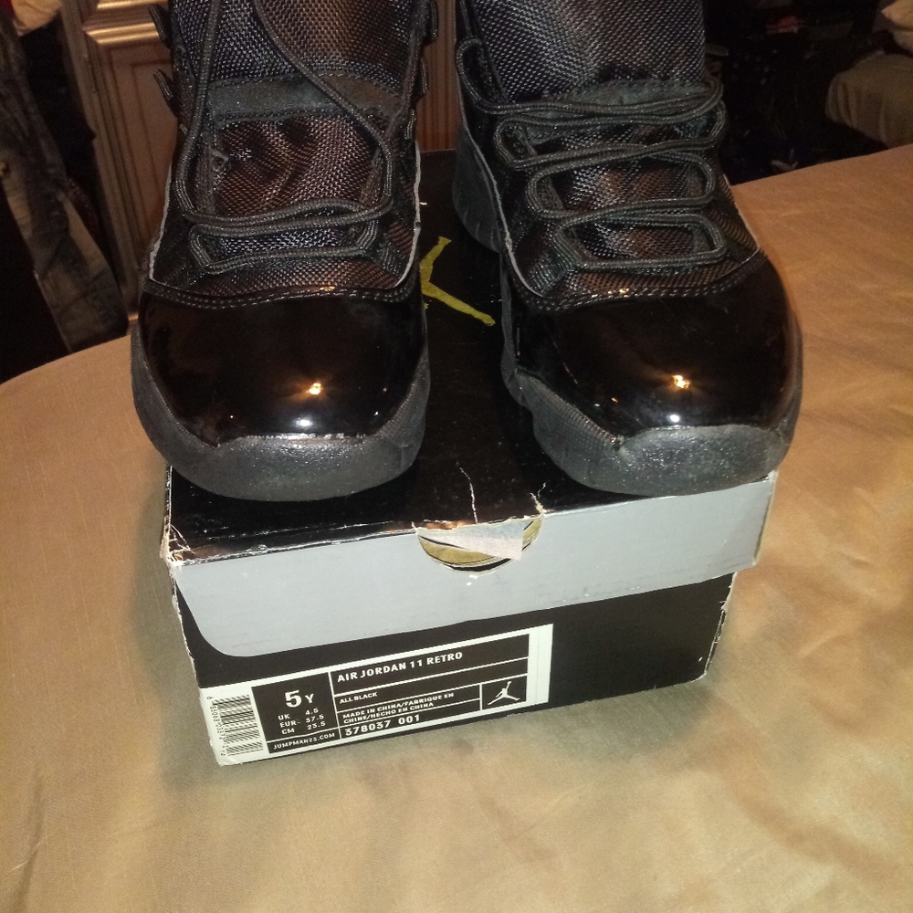 AIR JORDAN BLACKOUTS - Picture 6 of 7